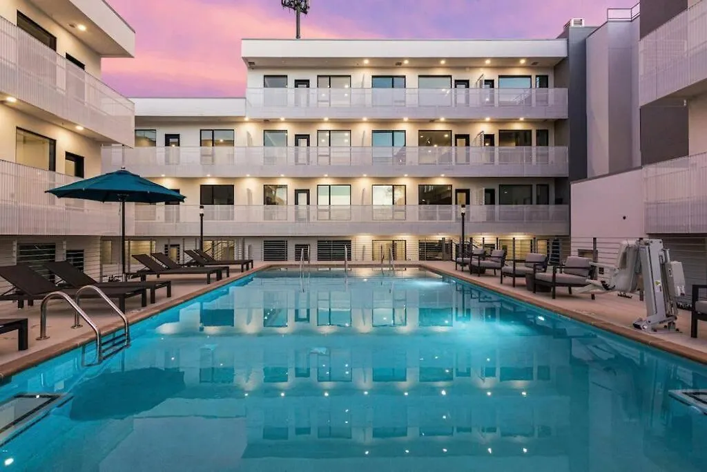 Stylish Downtown Condo W/ Pool & Parking Νάσβιλ 0*,