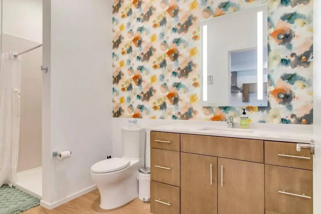 Stylish Downtown Condo W/ Pool & Parking Nashville 0*,