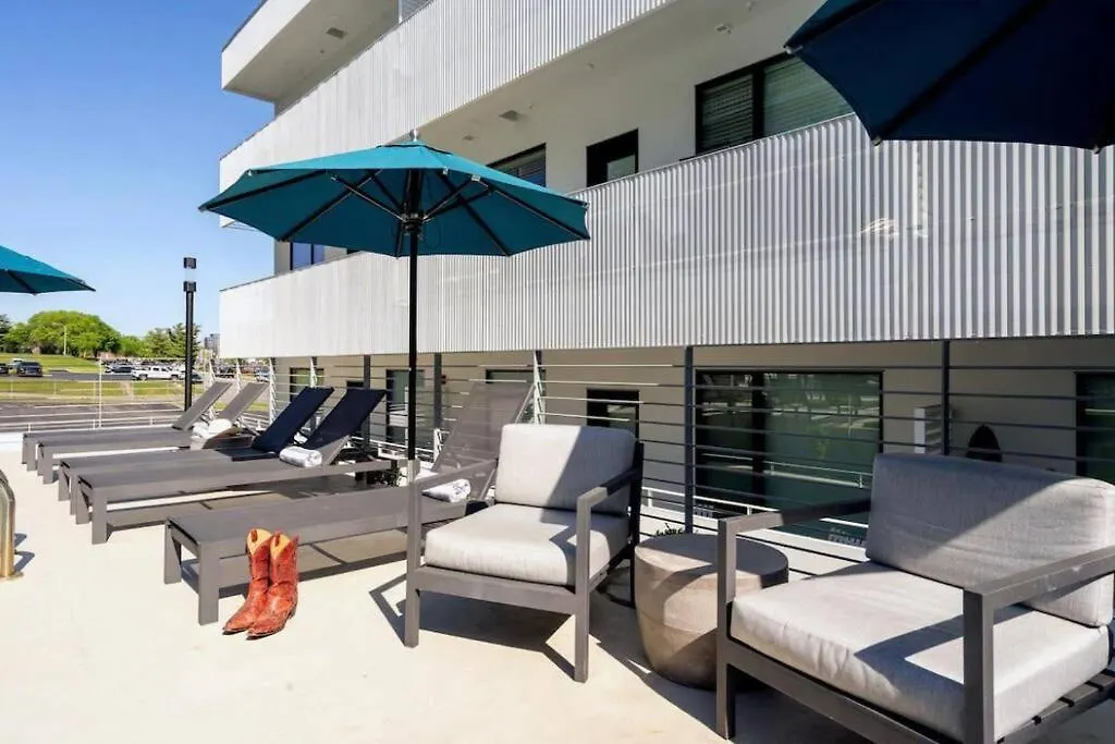 Stylish Downtown Condo W/ Pool & Parking Nashville 0*,  United States